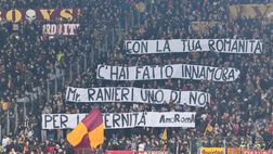 Roma-Cagliari, l’Olimpico elogia Ranieri con coro e striscione: “Uno di noi per l’eternità”