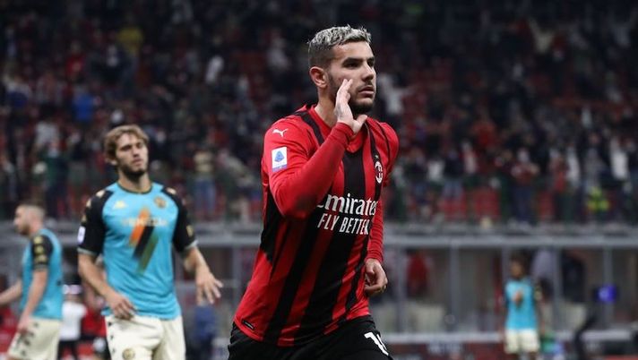MILAN, ITALY - SEPTEMBER 22: Theo Hernandez of AC Milan celebrates his goal during the Serie A match between AC Milan and Venezia FC at Stadio Giuseppe Meazza on September 22, 2021 in Milan, Italy. (Photo by Marco Luzzani/Getty Images) La gestione di Kessié, Ibra e Theo Hernandez: le ultime sulla formazione del Milan - immagine 1