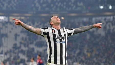 TURIN, ITALY - DECEMBER 21: Federico Bernardeschi of Juventus celebrates 2-0 goal during the Serie A match between Juventus and Cagliari Calcio at Allianz Stadium on December 21, 2021 in Turin, Italy. (Photo by Daniele Badolato - Juventus FC/Juventus FC via Getty Images)