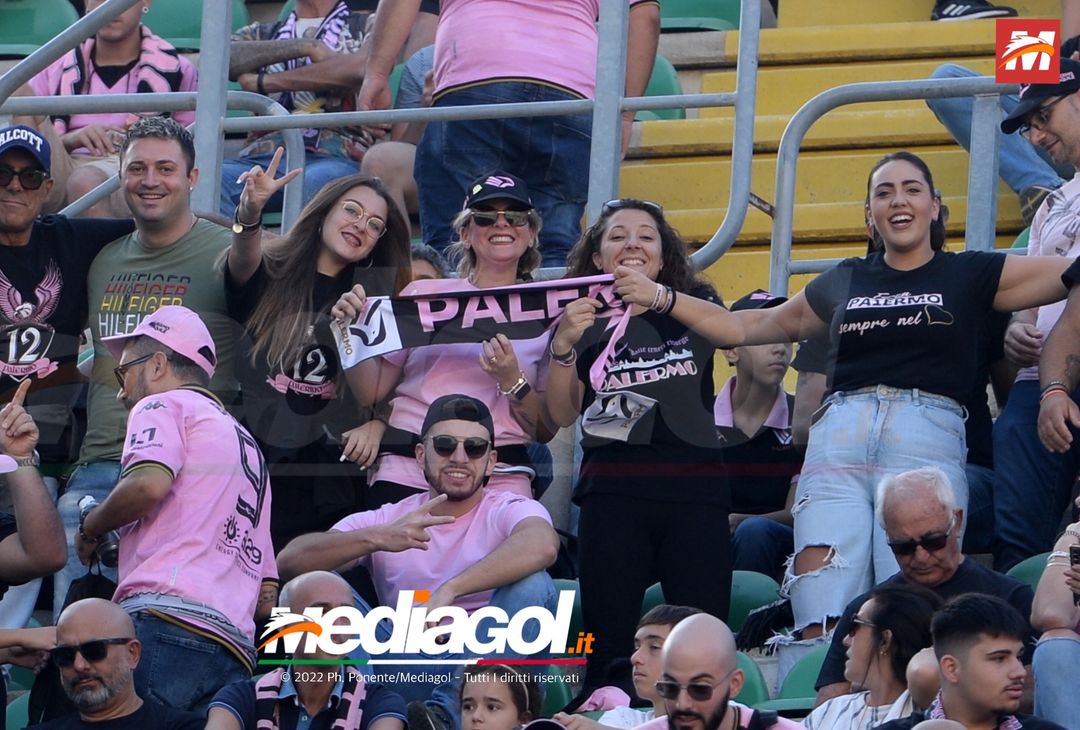 FOTOTIFO Palermo-Cittadella 0-0, i tifosi allo Stadio “Renzo Barbera” (Gallery) - immagine 78