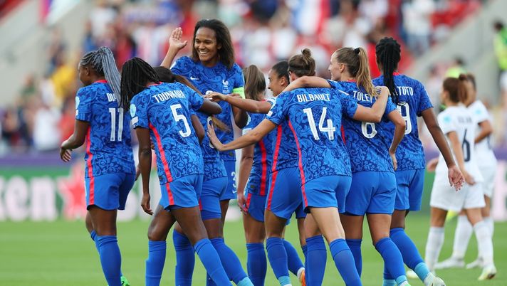 Italia-Francia, Europei femminili, Grace Geyoro esulta per uno dei suoi gol