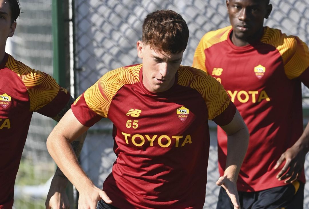 Trigoria, Karsdorp e Zaniolo ancora in gruppo. Kumbulla a parte – FOTO GALLERY - immagine 30