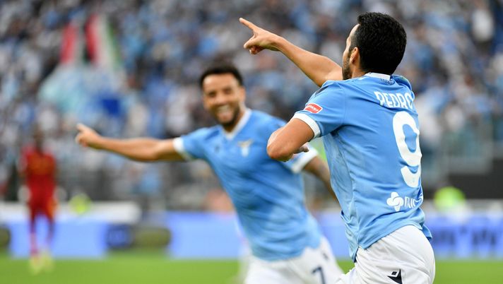 ROME, ITALY - SEPTEMBER 26: Pedro Rodriguez of SS Lazio celebrates a second goal with his team mates  during the Serie A match between SS Lazio and AS Roma at Stadio Olimpico on September 26, 2021 in Rome, Italy. (Photo by Marco Rosi - SS Lazio/Getty Images) 