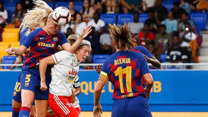 BARCELONA, SPAIN - SEPTEMBER 25: Stefanie Van der Gragt scores his side's 2nd goal for 2-0 during the Women's UEFA Champions League - 1/16 second leg match between Barcelona and Juventus Turin on September 25, 2019 in Barcelona, Spain. (Photo by Eric Alonso/Getty Images) BARCELONA, SPAIN - SEPTEMBER 25: Stefanie Van der Gragt scores his side's 2nd goal for 2-0 during the Women's UEFA Champions League - 1/16 second leg match between Barcelona and Juventus Turin on September 25, 2019 in Barcelona, Spain. (Photo by Eric Alonso/Getty Images)