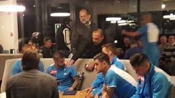 Visita a sorpresa per gli azzurri, che si sono adunati nella hall dell’albergo milanese Mirafiori