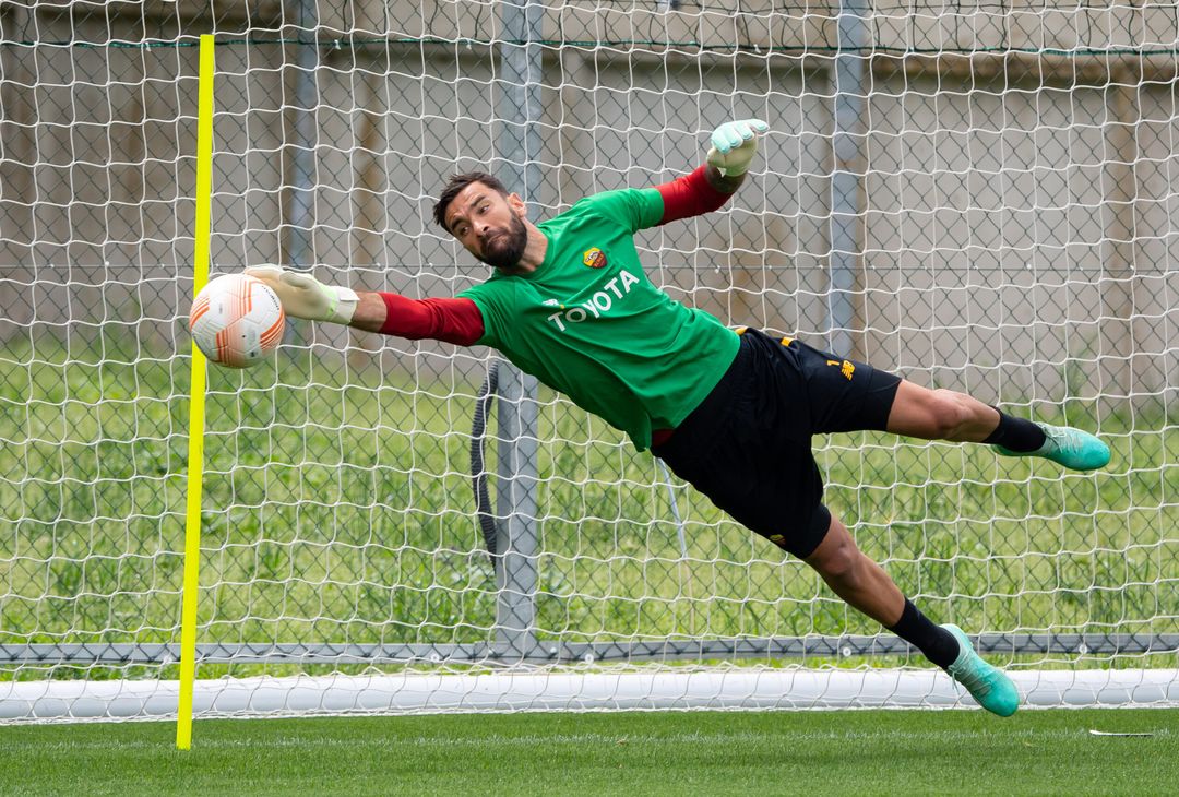 Roma, rifinitura in vista del Leverkusen: ci sono Dybala e Wijnaldum – FOTO GALLERY - immagine 12