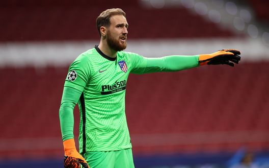 MADRID, SPAIN - OCTOBER 27: Jan Oblak of Atletico de Madrid looks on during the UEFA Champions League Group A stage match between Atletico Madrid and RB Salzburg at Estadio Wanda Metropolitano on October 27, 2020 in Madrid, Spain. Football Stadiums around Europe remain empty due to the Coronavirus Pandemic as Government social distancing laws prohibit fans inside venues resulting in fixtures being played behind closed doors. (Photo by Angel Martinez/Getty Images) MADRID, SPAIN - OCTOBER 27: Jan Oblak of Atletico de Madrid looks on during the UEFA Champions League Group A stage match between Atletico Madrid and RB Salzburg at Estadio Wanda Metropolitano on October 27, 2020 in Madrid, Spain. Football Stadiums around Europe remain empty due to the Coronavirus Pandemic as Government social distancing laws prohibit fans inside venues resulting in fixtures being played behind closed doors. (Photo by Angel Martinez/Getty Images)