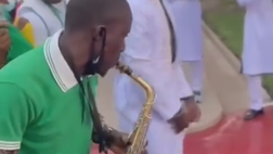 Mané pronto per la Coppa d’Africa: la danza con i tifosi del Senegal (VIDEO)