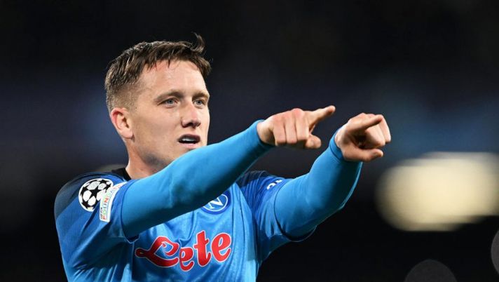 NAPLES, ITALY - MARCH 15: Piotr Zielinski of SSC Napoli celebrates after scoring the team's third goal during the UEFA Champions League round of 16 leg two match between SSC Napoli and Eintracht Frankfurt at Stadio Diego Armando Maradona on March 15, 2023 in Naples, Italy. (Photo by Francesco Pecoraro/Getty Images) La Preview per la 28a giornata: i nostri consigli per ogni partita, chi schierare e chi evitare - immagine 1