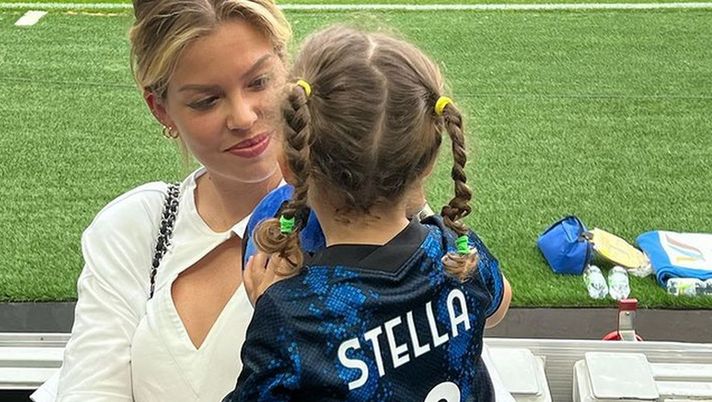 Instagram @costy_caracciolo  Costanza Caracciolo e un debutto speciale: “La prima volta di Stella allo stadio” - immagine 1