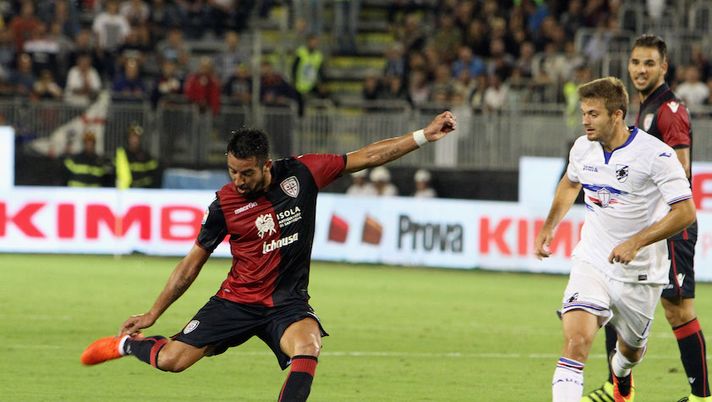 CAGLIARI, ITALY - SEPTEMBER 26: Mauricio Isla of Cagliari in action during the Serie A match between Cagliari Calcio and UC Sampdoria at Stadio Sant'Elia on September 26, 2016 in Cagliari, Italy. (Photo by Enrico Locci/Getty Images) Cagliari, allerta infortuni: anche Isla si aggiunge alla lista con Borriello - immagine 1