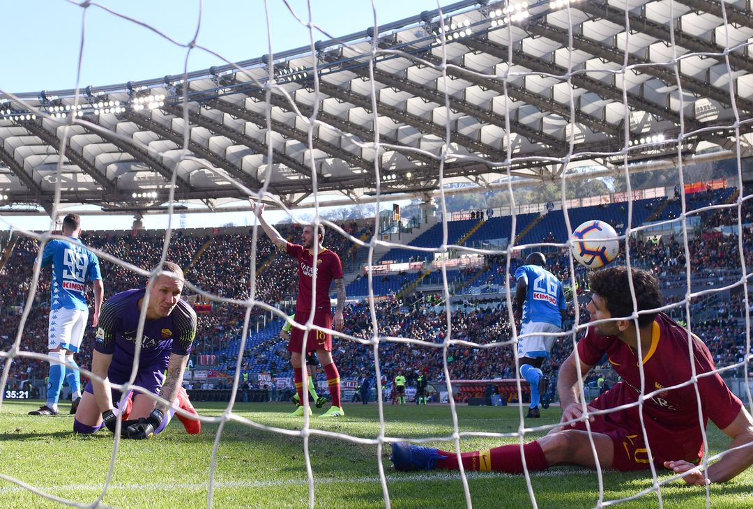  Foto Alfredo Falcone - LaPresse31/03/2019 Roma ( Italia)Sport CalcioRoma - NapoliCampionato di Calcio Serie A Tim 2018 2019 - Stadio Olimpico di RomaNella foto:delusione romaPhoto Alfredo Falcone - LaPresse31/03/2019 Roma (Italy)Sport SoccerRoma - NapoliItalian Football Championship League A Tim 2018 2019 - Olimpico Stadium of RomaIn the pic:roma frustation 