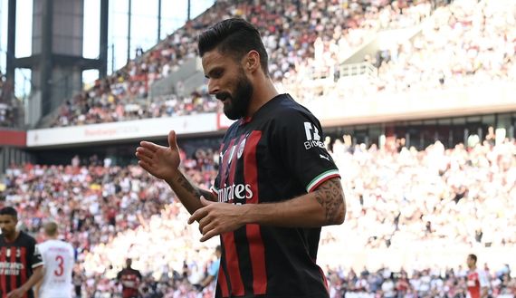 Olivier Giroud (attaccante AC Milan) esulta per un suo gol nell'amichevole Colonia-Milan | News (Getty Images) Olivier Giroud AC Milan Colonia Milan