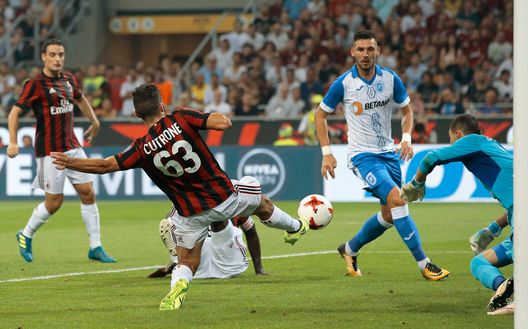 MILAN, ITALY - AUGUST 03: Patrick Cutrone of AC Milan scores his goal during the UEFA Europa League Third Qualifying Round Second Leg match between AC Milan and CSU Craiova at Stadio Giuseppe Meazza on August 3, 2017 in Milan, Italy. (Photo by Emilio Andreoli/Getty Images) MILAN, ITALY - AUGUST 03: Patrick Cutrone of AC Milan scores his goal during the UEFA Europa League Third Qualifying Round Second Leg match between AC Milan and CSU Craiova at Stadio Giuseppe Meazza on August 3, 2017 in Milan, Italy. (Photo by Emilio Andreoli/Getty Images)