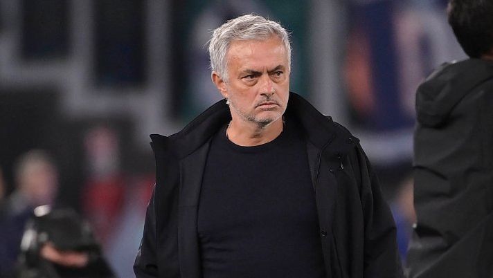 Mou: “Pedro si tuffa sempre e Immobile da rosso. Dybala, Lukaku e su Pellegrini…” Mou: “Pedro si tuffa sempre e Immobile da rosso. Dybala, Lukaku e su Pellegrini…” - immagine 1