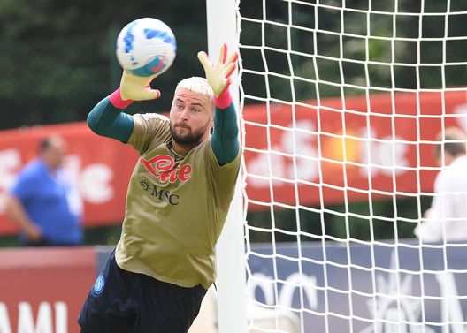 DIMARO, ITALY - JULY 22: Nikita Contini of Napoli during an SSC Napoli training session on July 22, 2021 in Dimaro, Italy. (Photo by SSC NAPOLI/SSC NAPOLI via Getty Images) contini napoli vicenza
