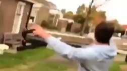 Perde alla Playstation e impazzisce: la sua reazione è incredibile (VIDEO)