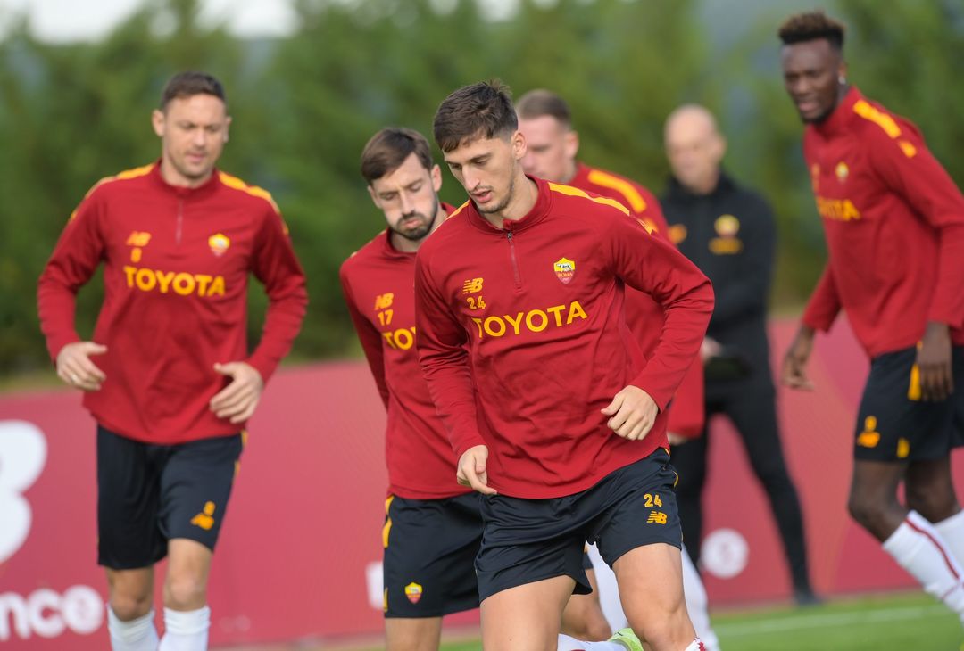 Roma, l’allenamento ad Albufeira sotto gli occhi di Mourinho e Pinto – FOTO GALLERY - immagine 20