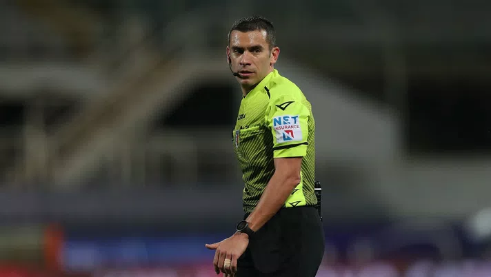 FLORENCE, ITALY - JANUARY 23: Marco Piccinini referee during the Serie A match between ACF Fiorentina and FC Crotone at Stadio Artemio Franchi on January 23, 2021 in Florence, Italy.  (Photo by Gabriele Maltinti/Getty Images)