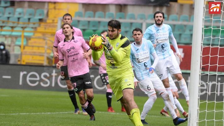 Palermo, la difesa torna a tremare: seconda partita consecutiva al “Barbera” con la porta aperta  Palermo, la difesa torna a tremare: seconda partita consecutiva al “Barbera” con la porta aperta