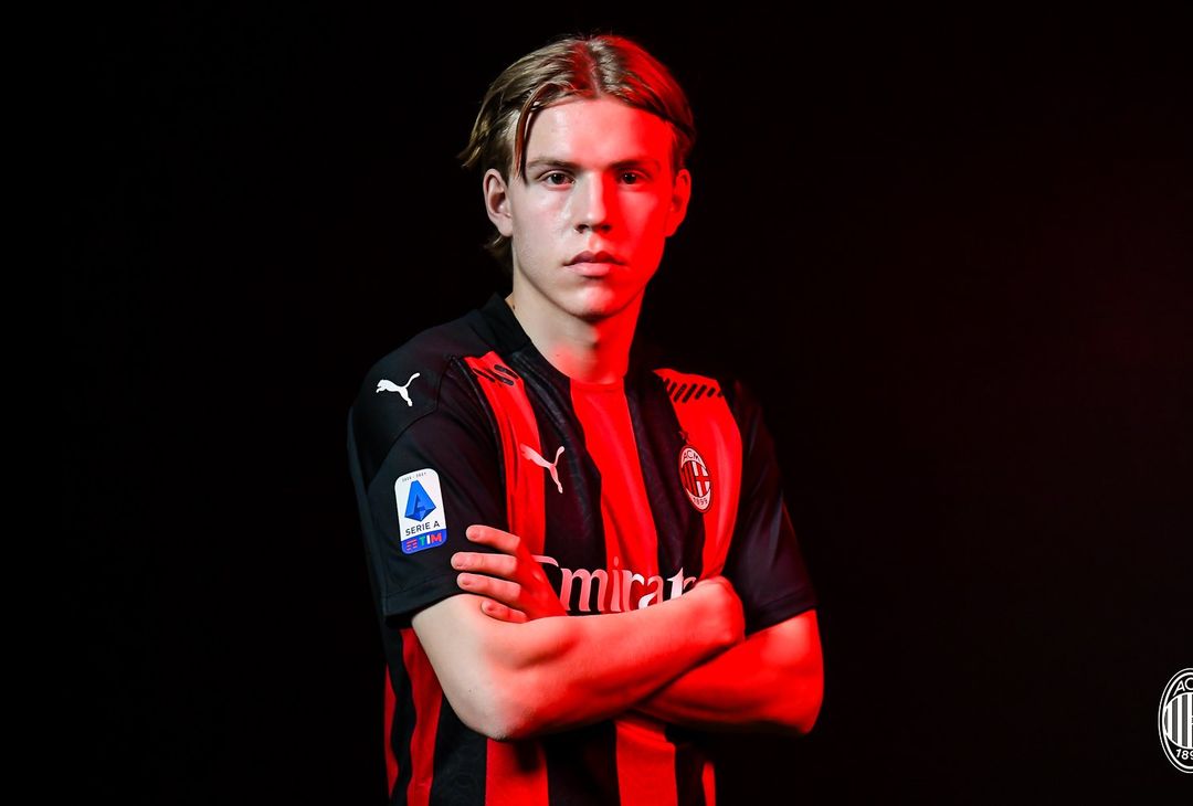  Jens Petter Hauge, nuovo acquisto del Milan (credits: acmilan.com)  