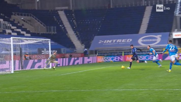 Zapata trascina: dopo l’1-0 serve l’assist a Pessina per il raddoppio | VIDEO Zapata trascina: dopo l’1-0 serve l’assist a Pessina per il raddoppio | VIDEO