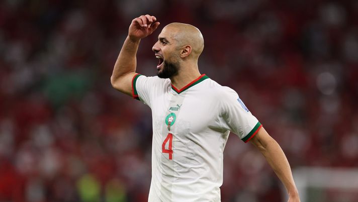 DOHA, QATAR - NOVEMBER 27: Sofyan Amrabat of Morocco celebrates his side's 2-0 victory in the FIFA World Cup Qatar 2022 Group F match between Belgium and Morocco at Al Thumama Stadium on November 27, 2022 in Doha, Qatar. (Photo by Elsa/Getty Images) Dall’Inghilterra: “Newcastle non in trattativa per Amrabat, ci sono altri club” - immagine 1