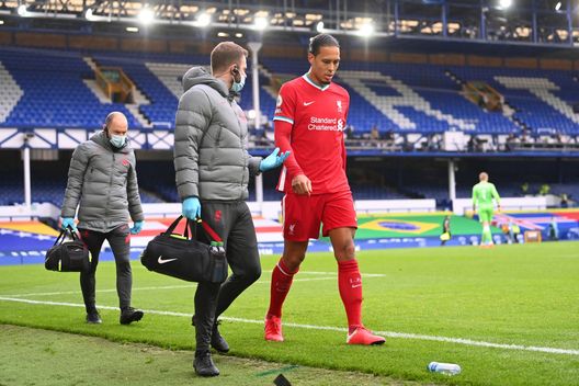 Virgil van Dijk al momento dell'infortunio (Photo by Laurence Griffiths/Getty Images) Virgil van Dijk al momento dell'infortunio (Photo by Laurence Griffiths/Getty Images)