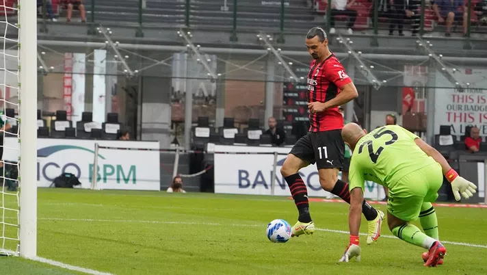 Il gol di Zlatan Ibrahimovic contro la Lazio