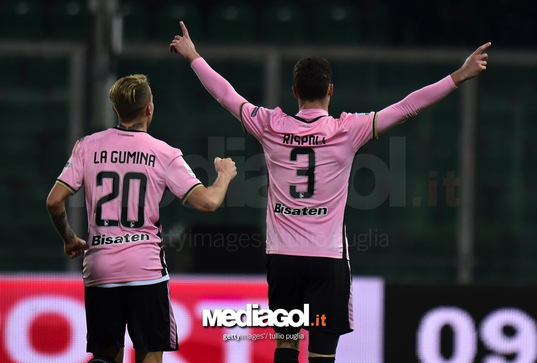  PALERMO, ITALY - FEBRUARY 27:  Andrea Rispoli of Palermo celebrates after scoring his team's third goal during the Serie B match between US Citta di Palermo and Ascoli Picchio on February 27, 2018 in Palermo, Italy.  (Photo by Tullio M. Puglia/Getty Images) 