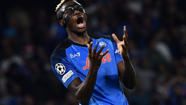 Napoli's Nigeria's forward Victor Osimhen reacts during the UEFA Champions League Group A football match between SSC Napoli and Ajax Amsterdam at the Diego Armando Maradona Stadium in Naples on October 12, 2022. (Photo by Filippo MONTEFORTE / AFP) (Photo by FILIPPO MONTEFORTE/AFP via Getty Images) NEWS – Osimhen, Arnautovic, Soriano, Vlahovic, Pogba, Dzeko, Immobile, Pasalic: le novità - immagine 1