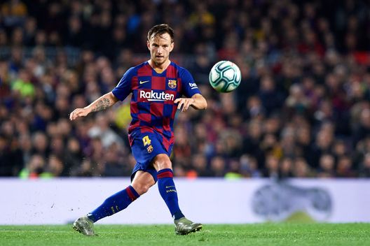 BARCELONA, SPAIN - DECEMBER 18: Ivan Rakitic of FC Barcelona plays the ball during the Liga match between FC Barcelona and Real Madrid CF at Camp Nou on December 18, 2019 in Barcelona, Spain. (Photo by Alex Caparros/Getty Images) BARCELONA, SPAIN - DECEMBER 18: Ivan Rakitic of FC Barcelona plays the ball during the Liga match between FC Barcelona and Real Madrid CF at Camp Nou on December 18, 2019 in Barcelona, Spain. (Photo by Alex Caparros/Getty Images)