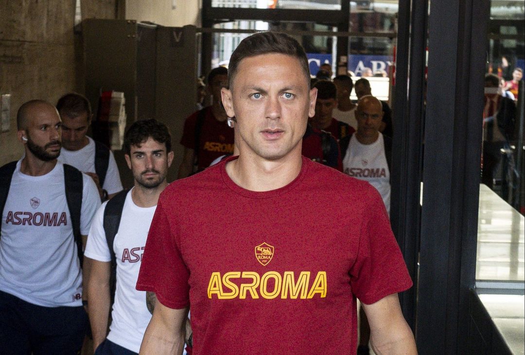 Roma, la partenza della squadra per Salerno – FOTO GALLERY - immagine 3