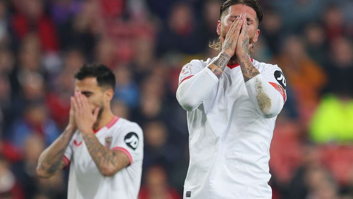 Spagna, Siviglia in zona retrocessione: contestazione e Ramos litiga con un tifoso - immagine 1