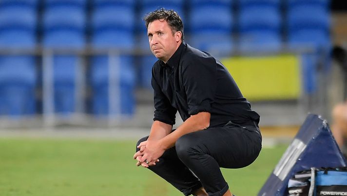 GOLD COAST, AUSTRALIA - MARCH 20: Brisbane Roar coach Robbie Fowler watches on during the round 27 A-League match between the Brisbane Roar and the Newcastle Jets at Cbus Super Stadium on March 20, 2020 in Gold Coast, Australia. (Photo by Albert Perez/Getty Images) GOLD COAST, AUSTRALIA - MARCH 20: Brisbane Roar coach Robbie Fowler watches on during the round 27 A-League match between the Brisbane Roar and the Newcastle Jets at Cbus Super Stadium on March 20, 2020 in Gold Coast, Australia. (Photo by Albert Perez/Getty Images)