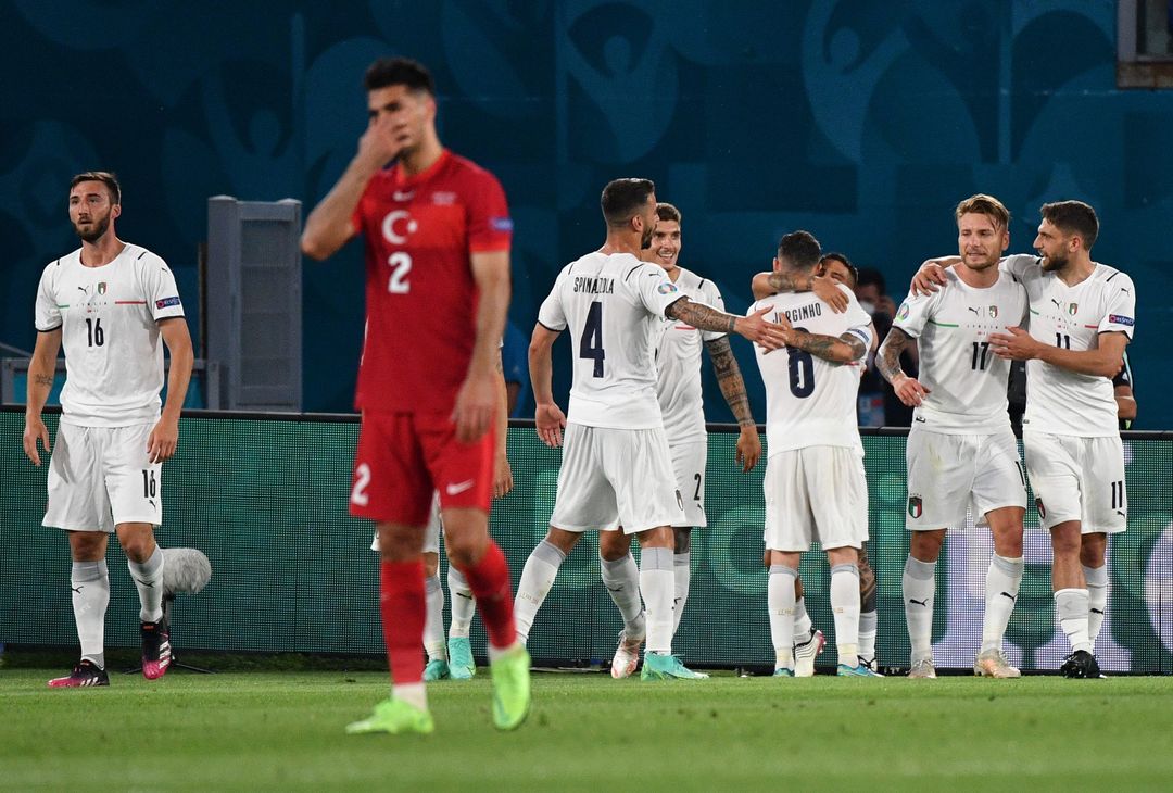  ROME, ITALY - JUNE 11: Lorenzo Insigne of Italy celebrates with Jorginho after scoring their side's third goal during the UEFA Euro 2020 Championship Group A match between Turkey and Italy at the Stadio Olimpico on June 11, 2021 in Rome, Italy. (Photo by Filippo Monteforte - Pool/Getty Images) 
