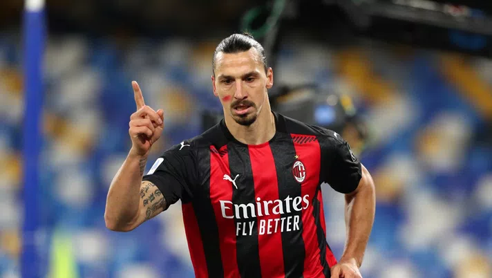 Zlatan Ibrahimovic (attaccante AC Milan) esulta per il suo gol in Napoli-Milan (Serie A 2020-2021) | AC Milan News (Getty Images)