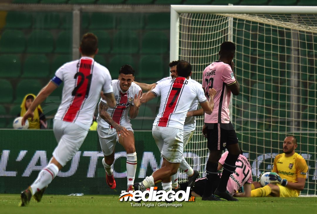  PALERMO, ITALY - APRIL 14:  Gianluca Scamacca of Cremonese celebrates after scoring the qualizing goal during the serie A match between US Citta di Palermo and US Cremonese at Stadio Renzo Barbera on April 14, 2018 in Palermo, Italy.  (Photo by Tullio M. Puglia/Getty Images) 