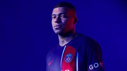 Psg, presentata la nuova maglia 2023-24 con un richiamo al passato