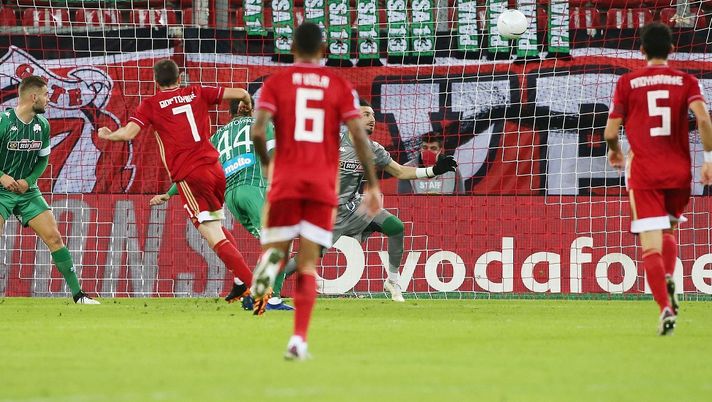 Fortounis decide il derby tra Olympiacos e Panathinaikos Atene il derby è dell'Olympiacos