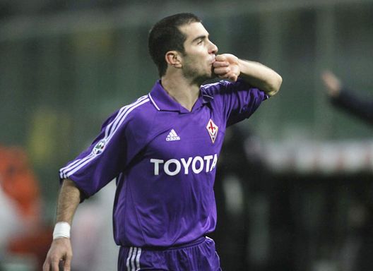 FIRENZE, ITALY - DECEMBER 5: Enzo Maresca of Fiorentina celebrates his goal in the Serie A match between Fiorentina and Bologna at the Stadio Artemio on December 5, 2004 in Firenze, Italy. (Photo by Newpress/Getty Images) FIRENZE, ITALY - DECEMBER 5: Enzo Maresca of Fiorentina celebrates his goal in the Serie A match between Fiorentina and Bologna at the Stadio Artemio on December 5, 2004 in Firenze, Italy. (Photo by Newpress/Getty Images)