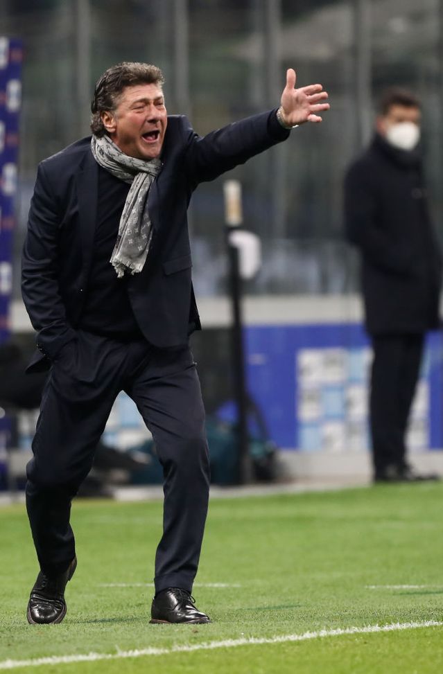 (Photo by Marco Luzzani/Getty Images) Cagliari, Mazzarri: “Sono molto arrabbiato, non abbiamo vinto un contrasto”- immagine 2