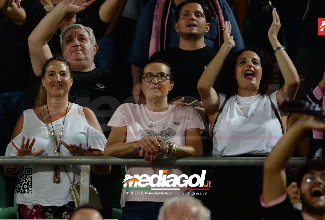 FOTOTIFO, Palermo-Perugia 2-0: i tifosi allo stadio Renzo Barbera (Gallery) - immagine 92