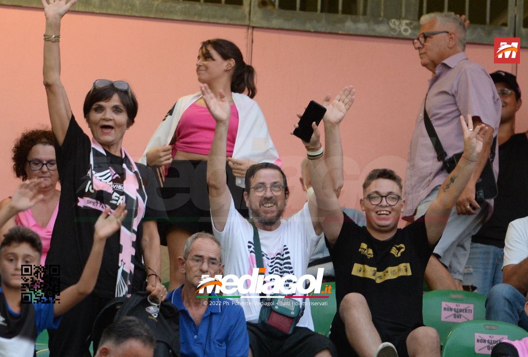 FOTOTIFO, Palermo-Perugia 2-0: i tifosi allo stadio Renzo Barbera (Gallery) - immagine 62