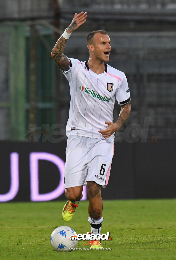  VENICE, ITALY - APRIL 27: Aljaz Struna of US Citta di Palermo in action during the serie B match between Venezia FC and US Citta di Palermo at Stadio Pier Luigi Penzo on April 27, 2018 in Venice, Italy. (Photo by Alessandro Sabattini/Getty Images) 