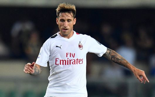  Lucas Biglia, centrocampista argentino, qui con la maglia del Milan nella stagione 2019-2020 (credits: GETTY Images) 