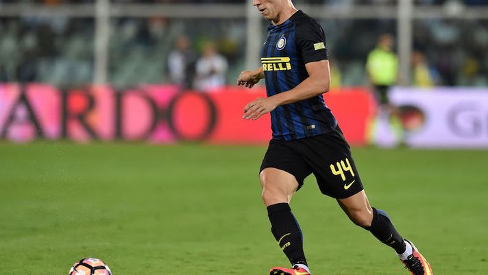 PESCARA, ITALY - SEPTEMBER 11: Ivan Perisic of FC Internazionale in action during the Serie A match between Pescara Calcio and FC Internazionale at Adriatico Stadium on September 11, 2016 in Pescara, Italy. (Photo by Giuseppe Bellini/Getty Images) Inter, le ultime di formazione: Ansaldi torna titolare. Perisic a rischio e Banega… - immagine 1
