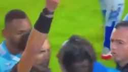 Arbitro preso a pugni dopo espulsione (VIDEO)