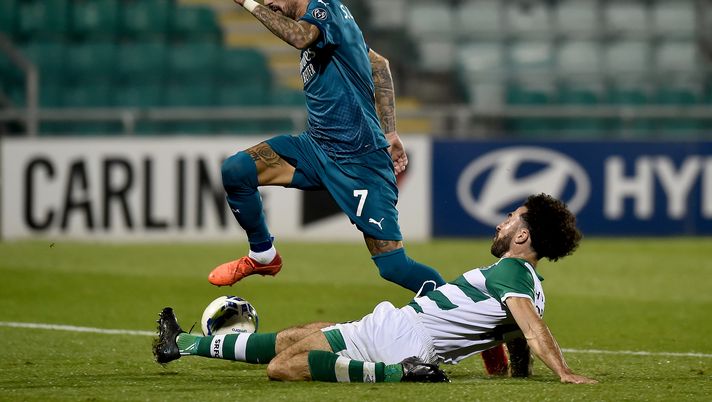 TALLAGHT, IRELAND - SEPTEMBER 17: Ismael Bennacer of AC Milan battles for possession with Roberto Lopes of Shamrock Rovers during the UEFA Europa League second qualifying round match between Shamrock Rovers and AC Milan at Tallaght Stadium on September 17, 2020 in Tallaght, Ireland. (Photo by Charles McQuillan/Getty Images) TALLAGHT, IRELAND - SEPTEMBER 17: Ismael Bennacer of AC Milan battles for possession with Roberto Lopes of Shamrock Rovers during the UEFA Europa League second qualifying round match between Shamrock Rovers and AC Milan at Tallaght Stadium on September 17, 2020 in Tallaght, Ireland. (Photo by Charles McQuillan/Getty Images)