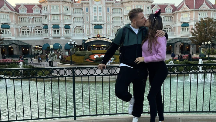 Ciro Immobile, trasferta parigina a Disneyland con la famiglia: “Il mio tutto” Ciro Immobile, trasferta parigina a Disneyland con la famiglia: “Il mio tutto” - immagine 1